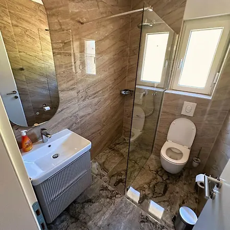 Rooms&apartment Jozić 3* Prozor