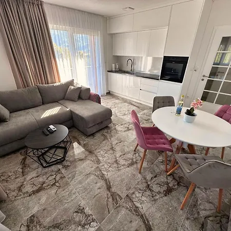 Rooms&apartment Jozić Bed & Breakfast 3*